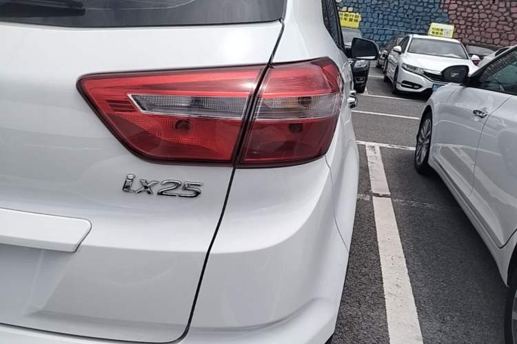 Used Hyundai ix25 2015 1.6L Automatic Two-Wheel Drive Smart GLS Trim Right Rear Taillight