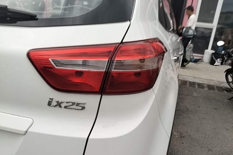 Used Hyundai ix25 2015 1.6L Automatic Two-Wheel Drive Smart GLS Trim Right Rear Taillight