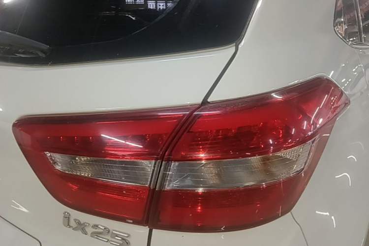 Used Hyundai ix25 2015 1.6L Automatic Two-Wheel-Drive Deluxe DLX Model Right Rear Taillight