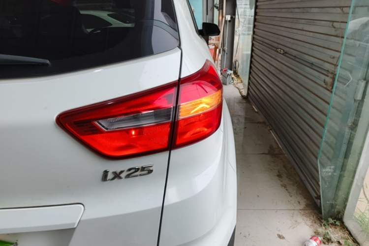 Used Hyundai ix25 2015 1.6L Manual Two-Wheel Drive Fashionable GS Model Right Rear Taillight