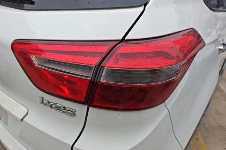 Used Hyundai ix25 2015 1.6L Automatic Two-Wheel Drive Smart GLS Trim Right Rear Taillight