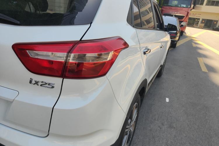Used Hyundai ix25 2015 1.6L Automatic Two-Wheel Drive Smart GLS Trim Right Rear Taillight