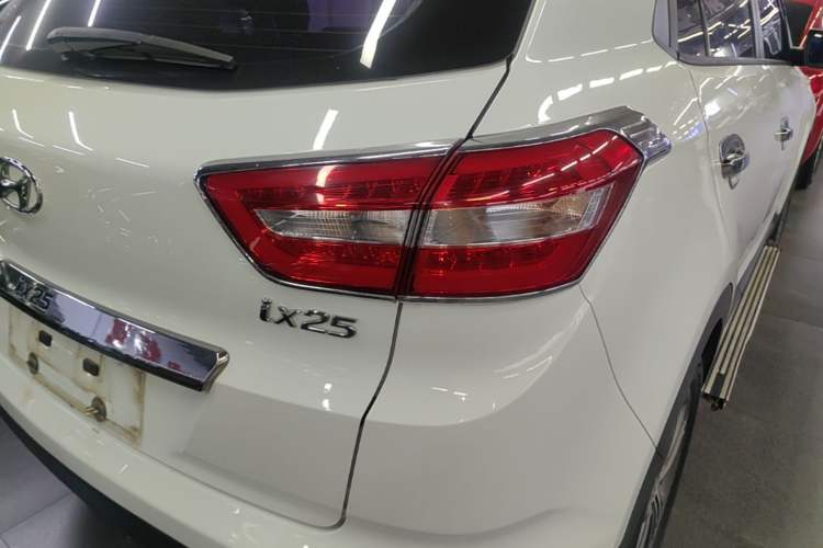 Used Hyundai ix25 2015 1.6L Automatic Two-Wheel-Drive Deluxe DLX Model Right Rear Taillight