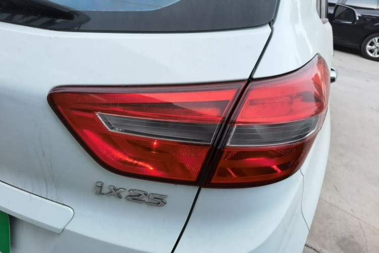 Used Hyundai ix25 2015 1.6L Automatic Two-Wheel Drive Smart GLS Trim Right Rear Taillight