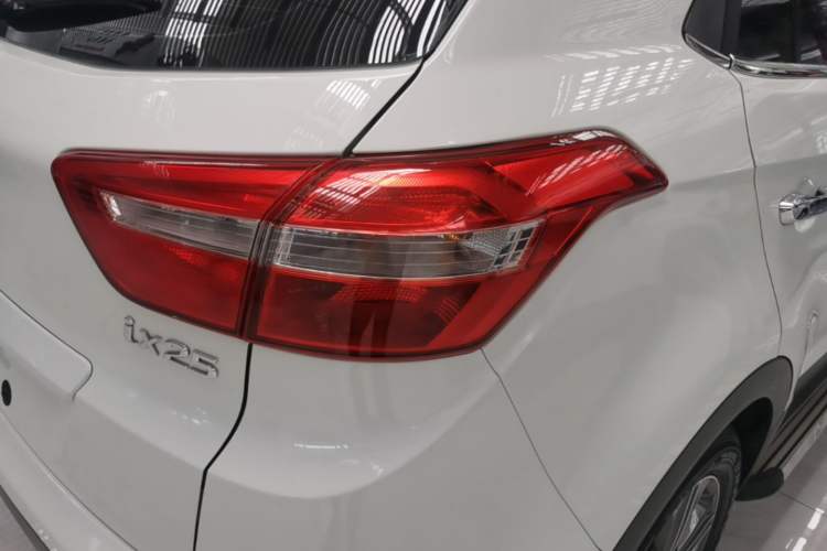 Used Hyundai ix25 2015 1.6L Automatic Two-Wheel Drive Smart GLS Trim Right Rear Taillight