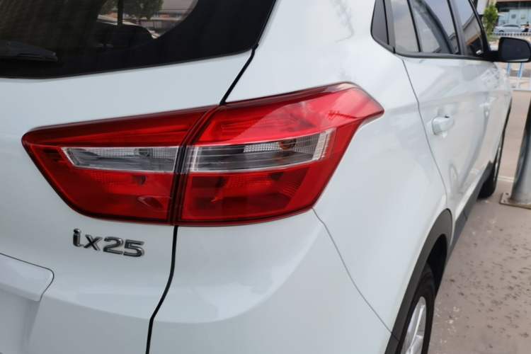 Used Hyundai ix25 2015 1.6L Manual Two-Wheel Drive Fashionable GS Model Right Rear Taillight