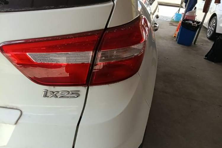 Used Hyundai ix25 2015 1.6L Automatic Two-Wheel Drive Smart GLS Trim Right Rear Taillight