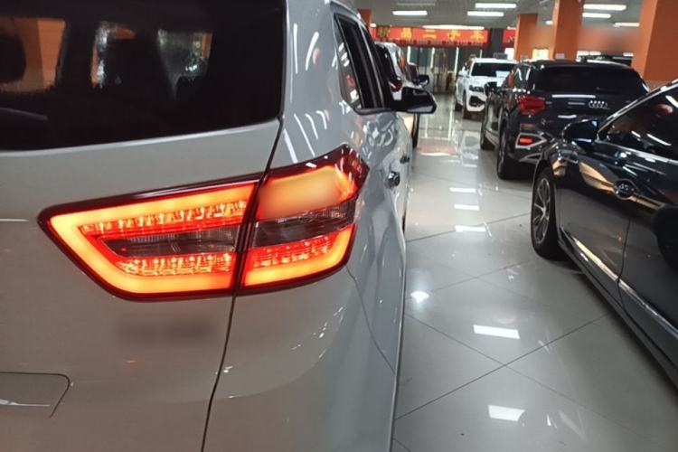 Used Hyundai ix25 2015 1.6L Automatic Two-Wheel-Drive Deluxe DLX Model Right Rear Taillight