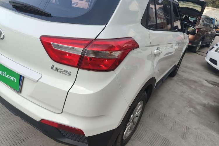 Used Hyundai ix25 2015 1.6L Manual Two-Wheel Drive Fashionable GS Model Right Rear Taillight