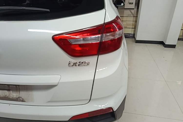 Used Hyundai ix25 2015 1.6L Automatic Two-Wheel Drive Smart GLS Trim Right Rear Taillight