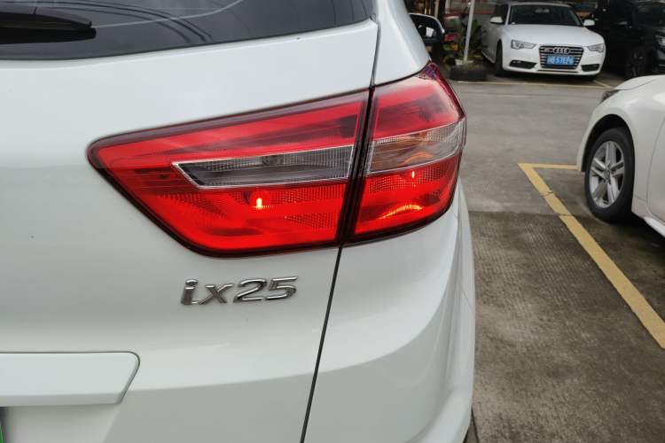 Used Hyundai ix25 2015 1.6L Automatic Two-Wheel Drive Smart GLS Trim Right Rear Taillight