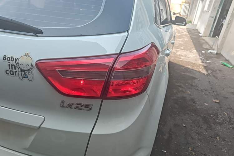 Used Hyundai ix25 2015 1.6L Manual Two-Wheel Drive Fashionable GS Model Right Rear Taillight