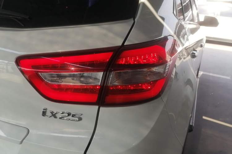 Used Hyundai ix25 2015 2.0L Automatic Two-Wheel Drive Intelligent GLS Right Rear Taillight