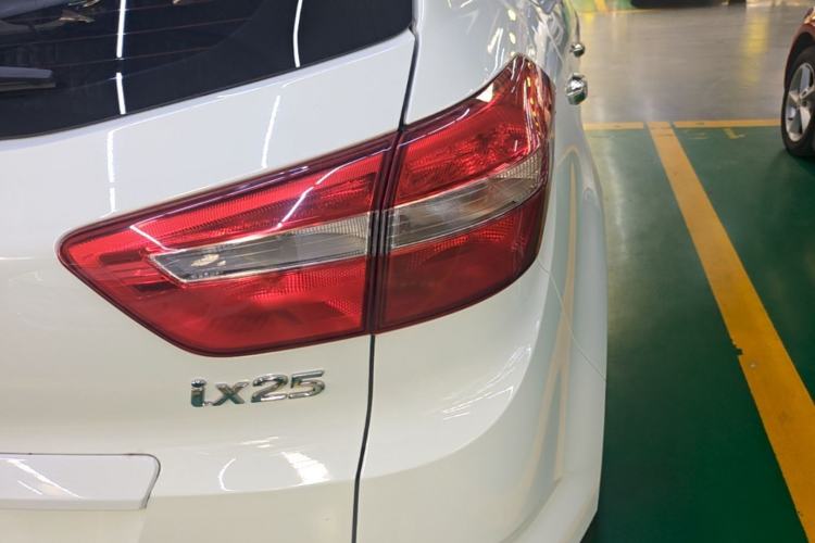Used Hyundai ix25 2015 1.6L Automatic Two-Wheel Drive Smart GLS Trim Right Rear Taillight