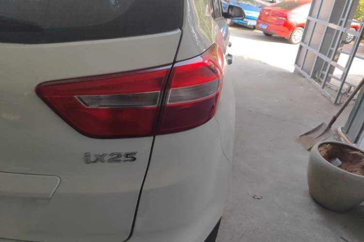 Used Hyundai ix25 2015 1.6L Automatic Two-Wheel Drive Smart GLS Trim Right Rear Taillight