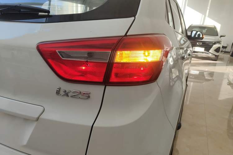 Used Hyundai ix25 2015 1.6L Automatic Two-Wheel Drive Smart GLS Trim Right Rear Taillight