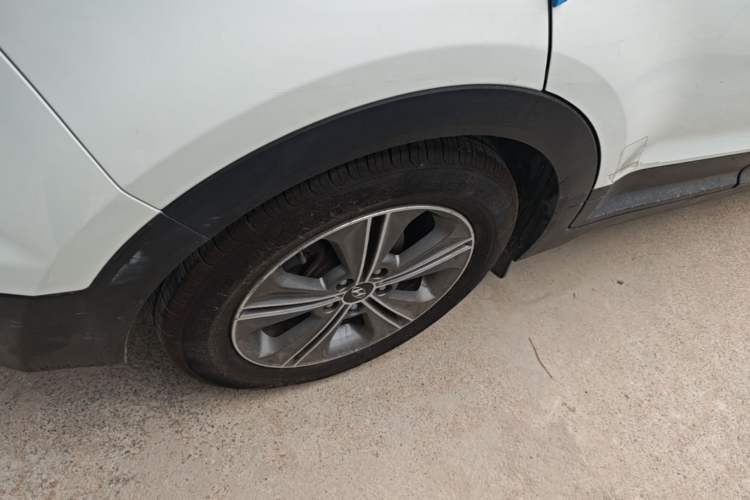 Used Hyundai ix25 2015 1.6L Automatic Two-Wheel Drive Smart GLS Trim Right Rear Wheel Hub