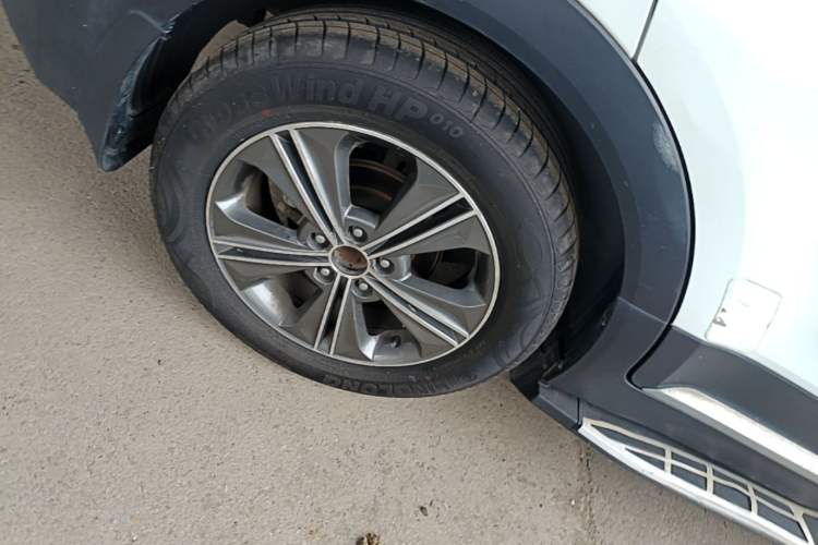Used Hyundai ix25 2015 1.6L Automatic Two-Wheel Drive Smart GLS Trim Right Rear Wheel Hub
