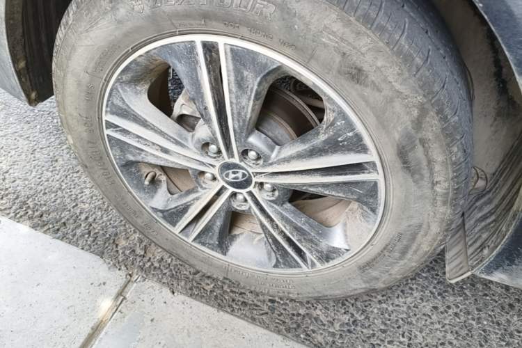 Used Hyundai ix25 2015 1.6L Automatic Two-Wheel Drive Smart GLS Trim Right Rear Wheel Hub