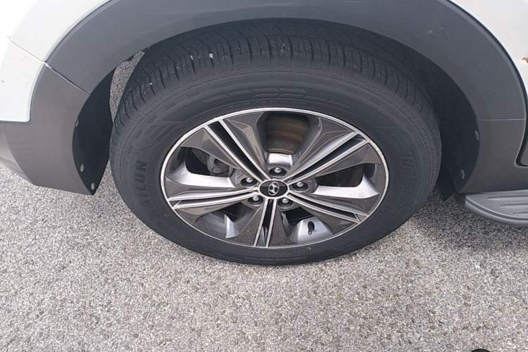 Used Hyundai ix25 2015 1.6L Automatic Two-Wheel Drive Smart GLS Trim Right Rear Wheel Hub