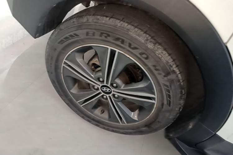 Used Hyundai ix25 2015 1.6L Automatic Two-Wheel Drive Smart GLS Trim Right Rear Wheel Hub