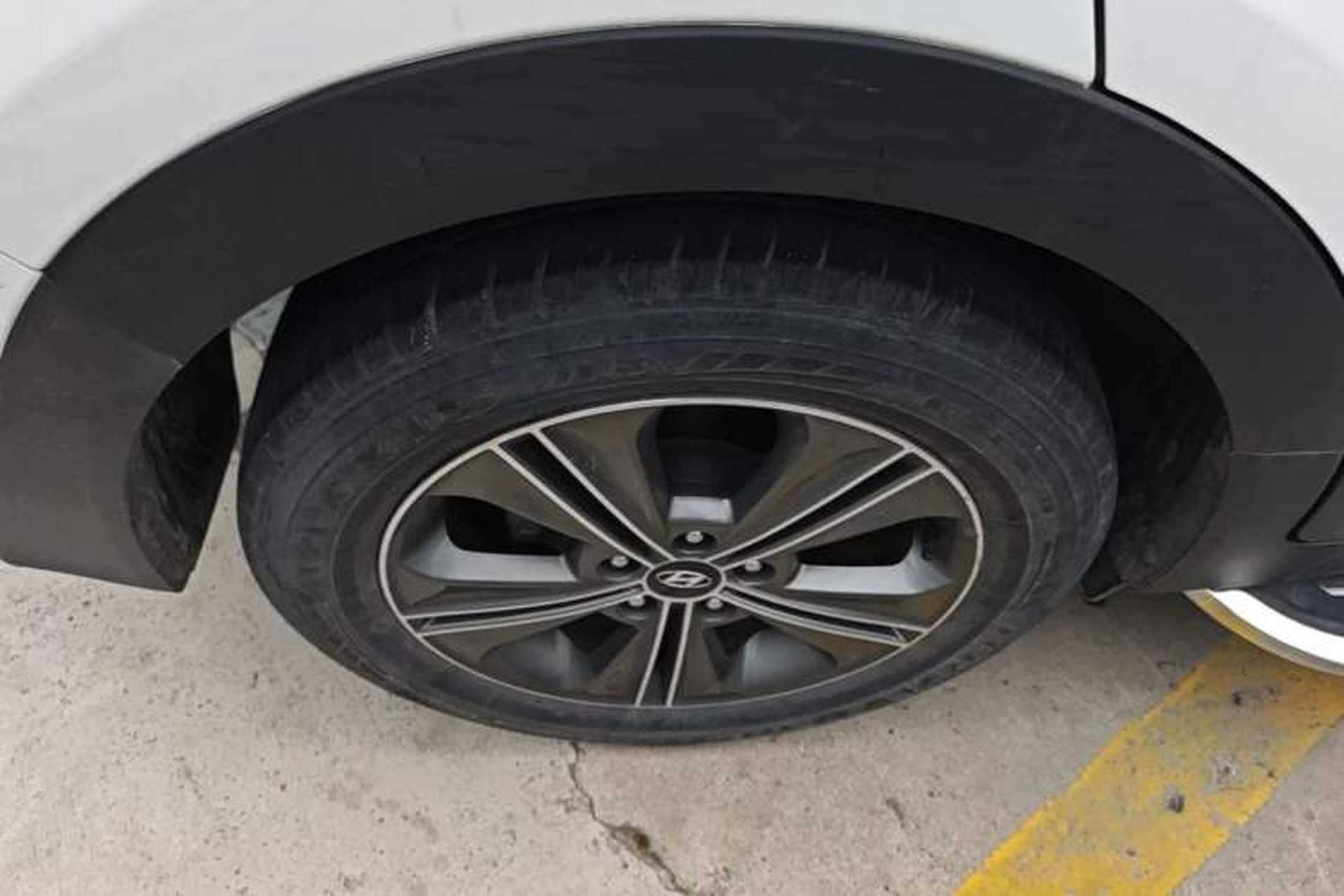 Used Hyundai ix25 2015 1.6L Automatic Two-Wheel Drive Smart GLS Trim Right Rear Wheel Hub