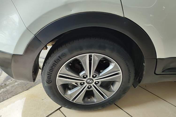 Used Hyundai ix25 2015 1.6L Automatic Two-Wheel Drive Smart GLS Trim Right Rear Wheel Hub