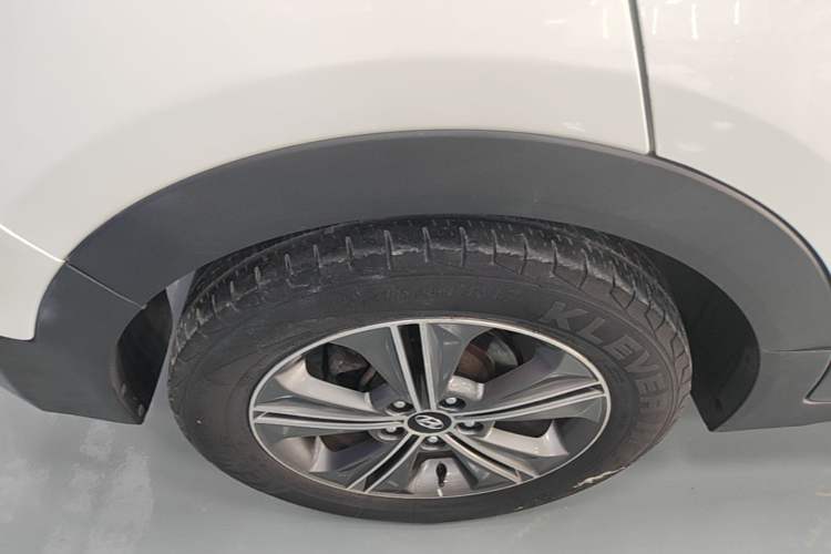 Used Hyundai ix25 2015 1.6L Automatic Two-Wheel Drive Smart GLS Trim Right Rear Wheel Hub