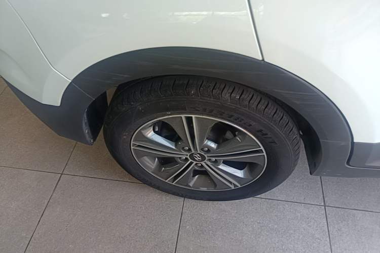 Used Hyundai ix25 2015 1.6L Automatic Two-Wheel Drive Smart GLS Trim Right Rear Wheel Hub