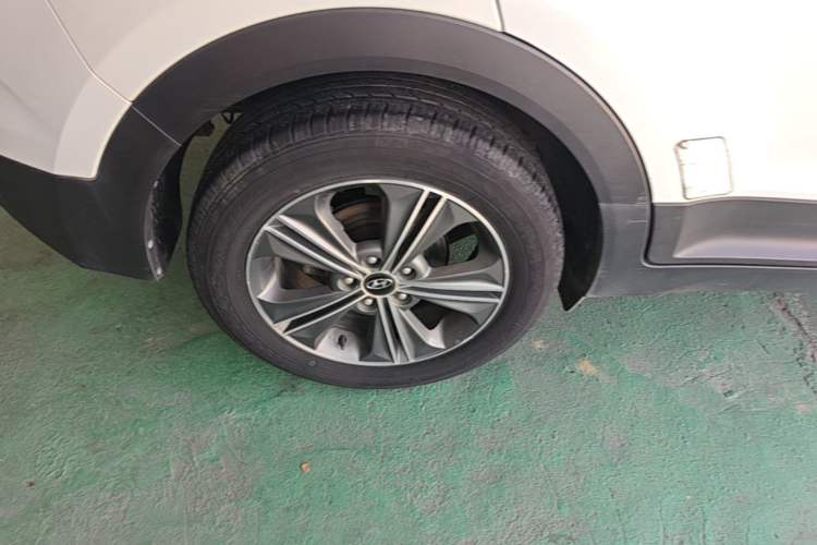 Used Hyundai ix25 2015 1.6L Automatic Two-Wheel Drive Smart GLS Trim Right Rear Wheel Hub