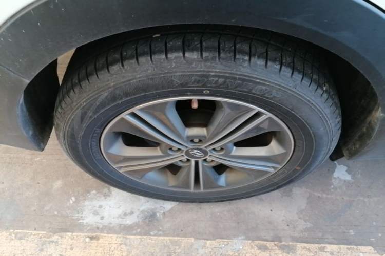 Used Hyundai ix25 2015 1.6L Automatic Two-Wheel Drive Smart GLS Trim Right Rear Wheel Hub