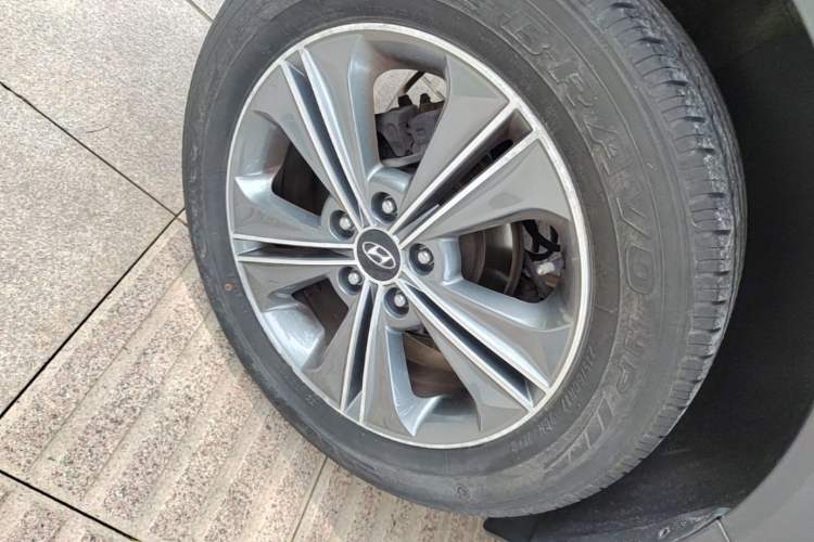 Used Hyundai ix25 2015 1.6L Automatic Two-Wheel Drive Smart GLS Trim Right Rear Wheel Hub