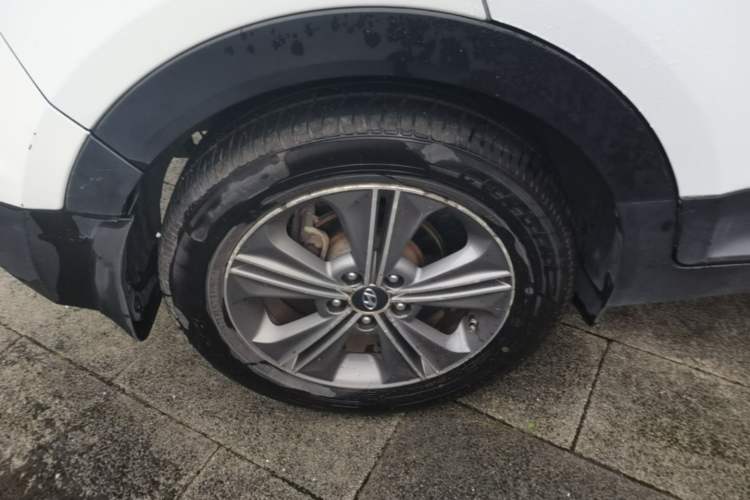 Used Hyundai ix25 2015 1.6L Automatic Two-Wheel Drive Smart GLS Trim Right Rear Wheel Hub