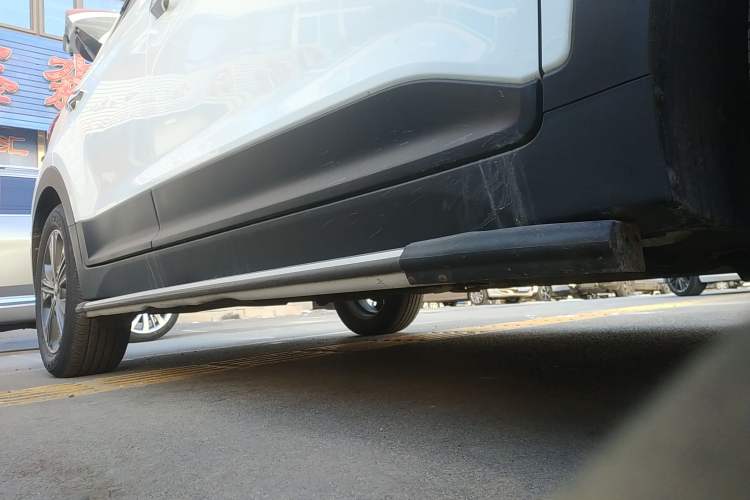 Used Hyundai ix25 2015 1.6L Automatic Two-Wheel Drive Smart GLS Trim Right Side Sill