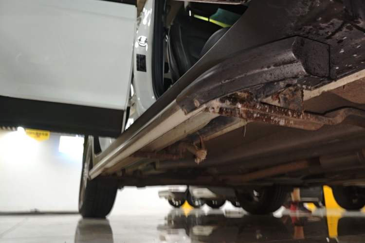 Used Hyundai ix25 2015 1.6L Automatic Two-Wheel Drive Smart GLS Trim Right Side Sill