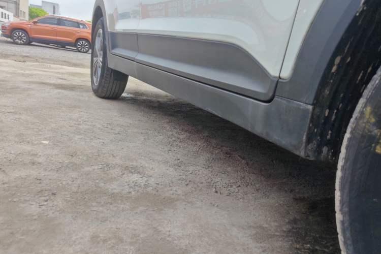 Used Hyundai ix25 2015 1.6L Automatic Two-Wheel Drive Smart GLS Trim Right Side Sill