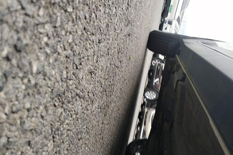 Used Hyundai ix25 2015 1.6L Automatic Two-Wheel Drive Smart GLS Trim Right Side Sill