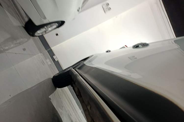 Used Hyundai ix25 2015 1.6L Automatic Two-Wheel Drive Smart GLS Trim Right Side Sill
