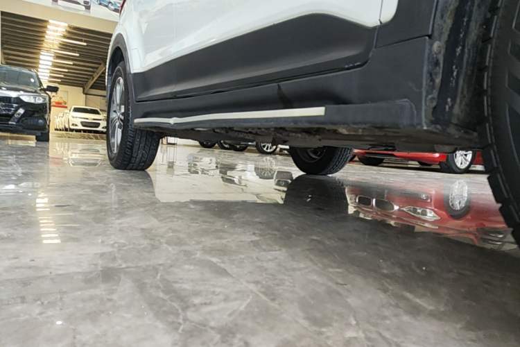 Used Hyundai ix25 2015 1.6L Automatic Two-Wheel Drive Smart GLS Trim Right Side Sill