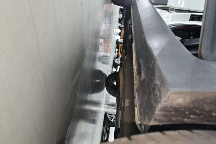 Used Hyundai ix25 2015 1.6L Automatic Two-Wheel Drive Smart GLS Trim Right Side Sill