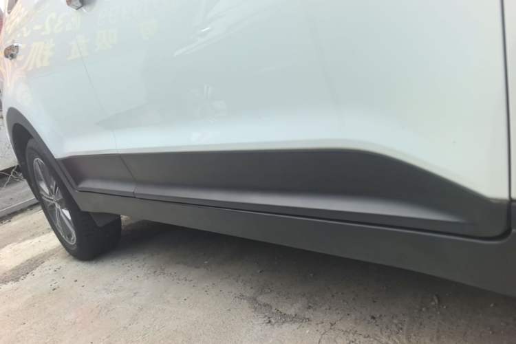Used Hyundai ix25 2015 1.6L Automatic Two-Wheel Drive Smart GLS Trim Right Side Sill