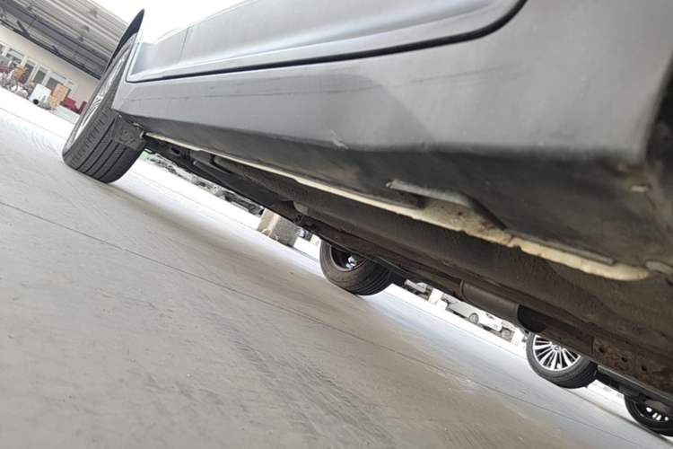 Used Hyundai ix25 2015 1.6L Automatic Two-Wheel-Drive Deluxe DLX Model Right Side Sill