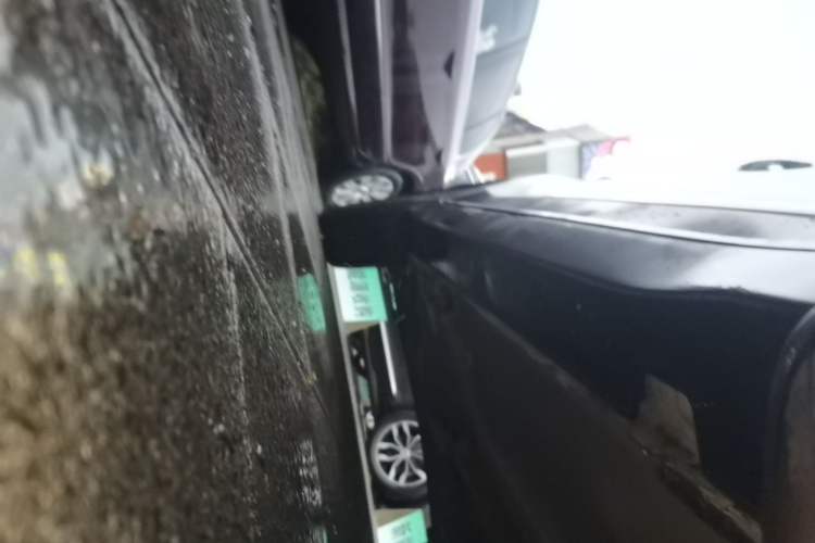 Used Hyundai ix25 2015 1.6L Automatic Two-Wheel Drive Smart GLS Trim Right Side Sill