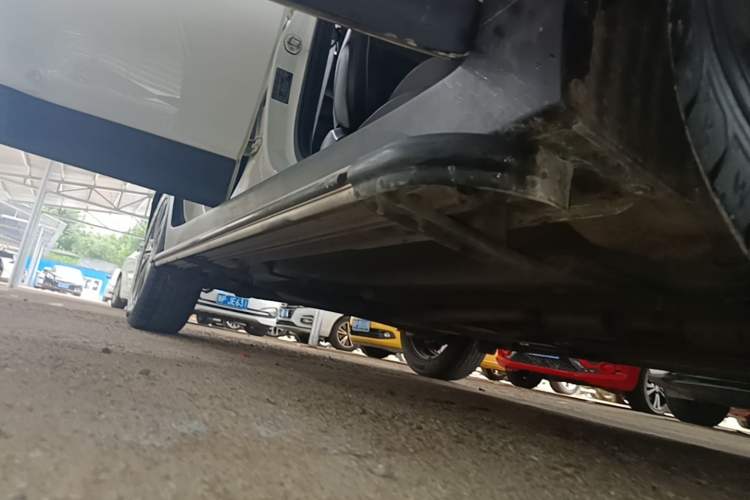 Used Hyundai ix25 2015 1.6L Automatic Two-Wheel-Drive Deluxe DLX Model Right Side Sill