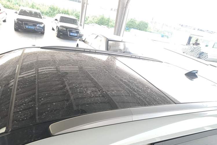 Used Hyundai ix25 2015 1.6L Automatic Two-Wheel-Drive Deluxe DLX Model Roof
