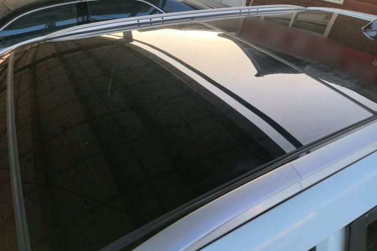 Used Hyundai ix25 2015 1.6L Automatic Two-Wheel-Drive Deluxe DLX Model Roof