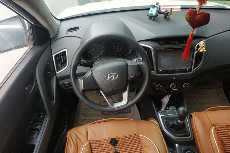 Used Hyundai ix25 2015 1.6L Manual Two-Wheel Drive Fashionable GS Model Steering Wheel