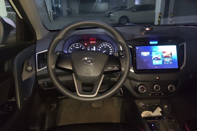 Used Hyundai ix25 2015 1.6L Automatic Two-Wheel Drive Fashionable GS Model Steering Wheel