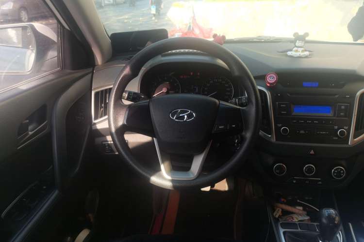 Used Hyundai ix25 2015 1.6L Manual Two-Wheel Drive Fashionable GS Model Steering Wheel