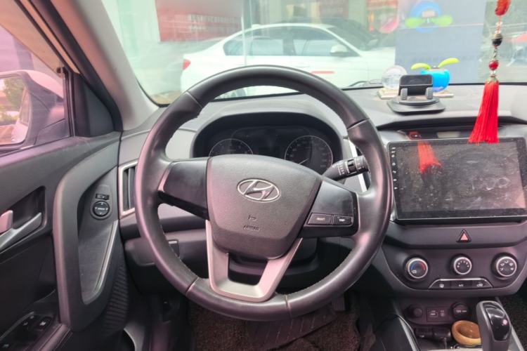 Used Hyundai ix25 2015 1.6L Automatic Two-Wheel Drive Smart GLS Trim Steering Wheel